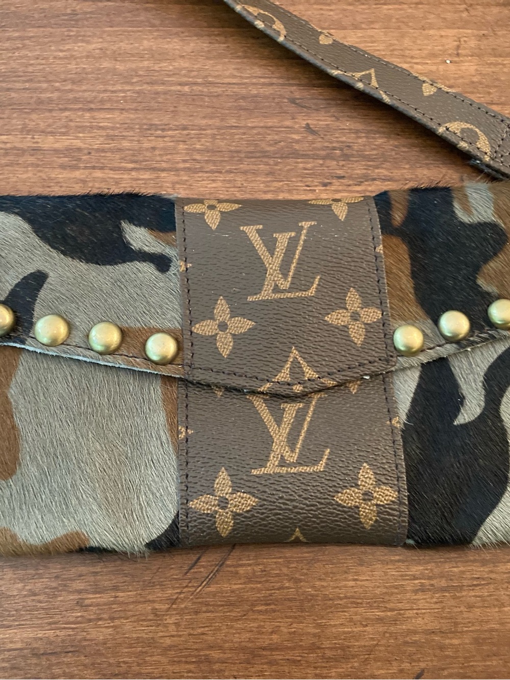 Keep it Gypsy Camouflage Crossbody. - Picture 2 of 7